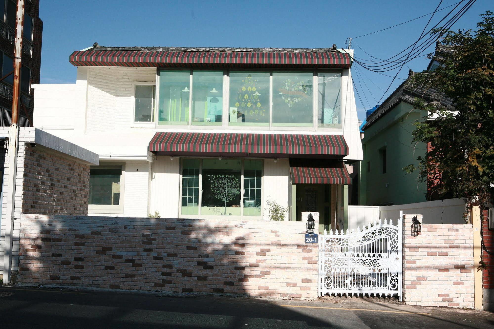 Guesthouse Mate Busan Exteriör bild